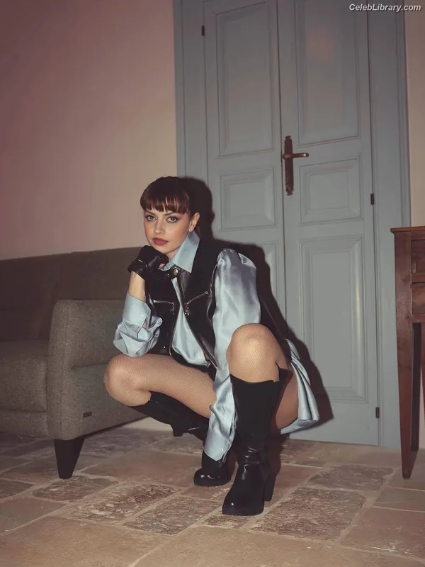 Annalisa Scarrone photo 24 of 76