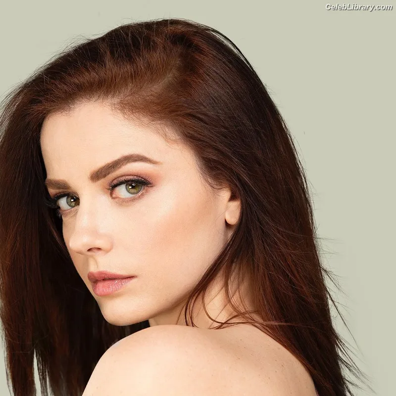 Annalisa Scarrone photo 20 of 76