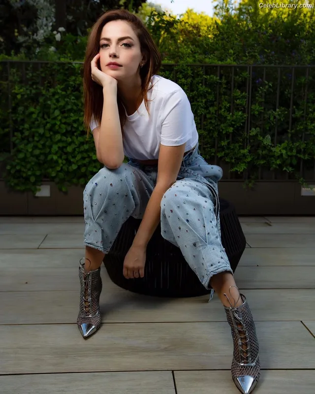 Annalisa Scarrone photo 24 of 76