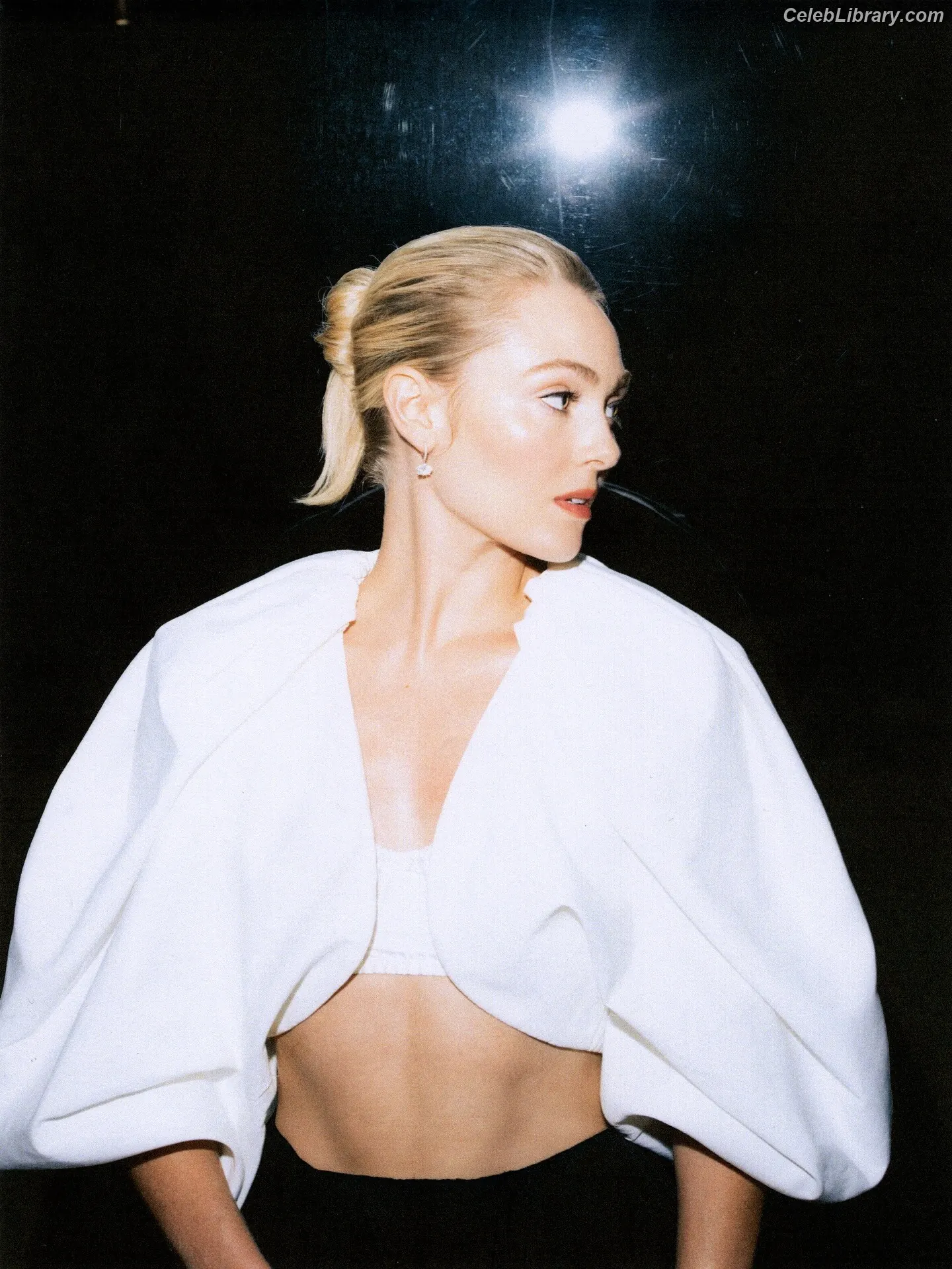AnnaSophia Robb photo 16 of 765