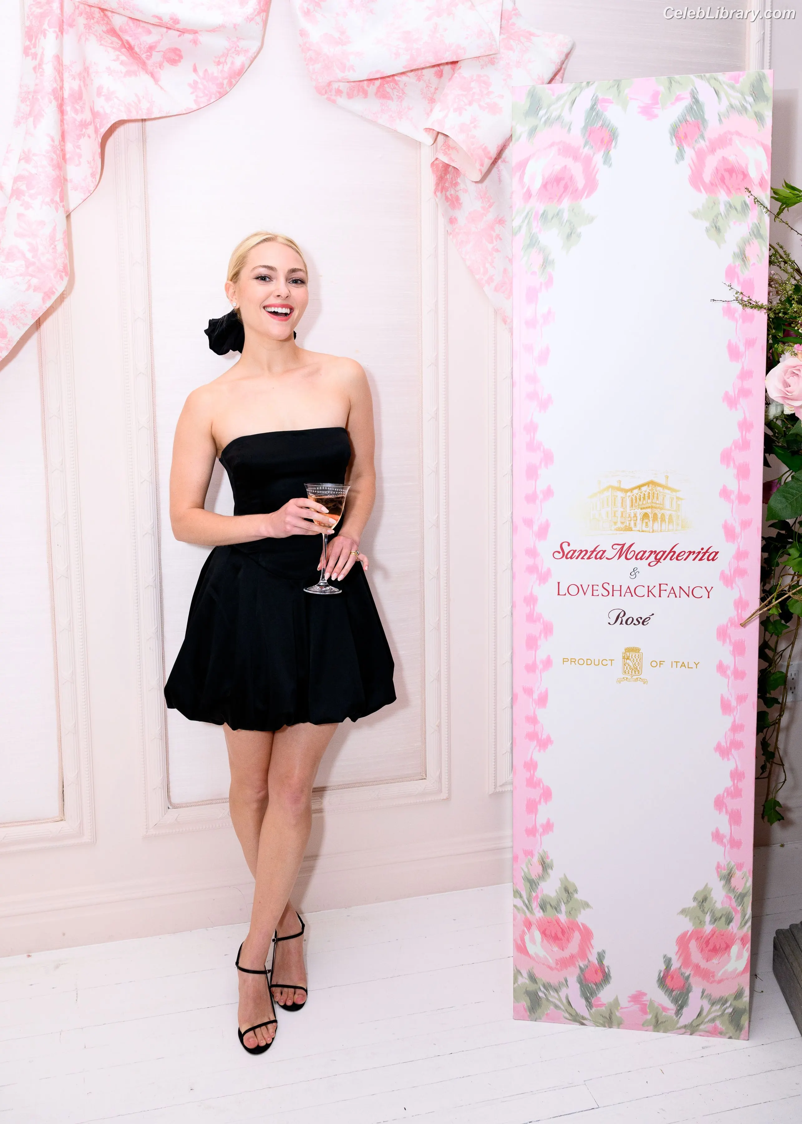 AnnaSophia Robb photo 22 of 765