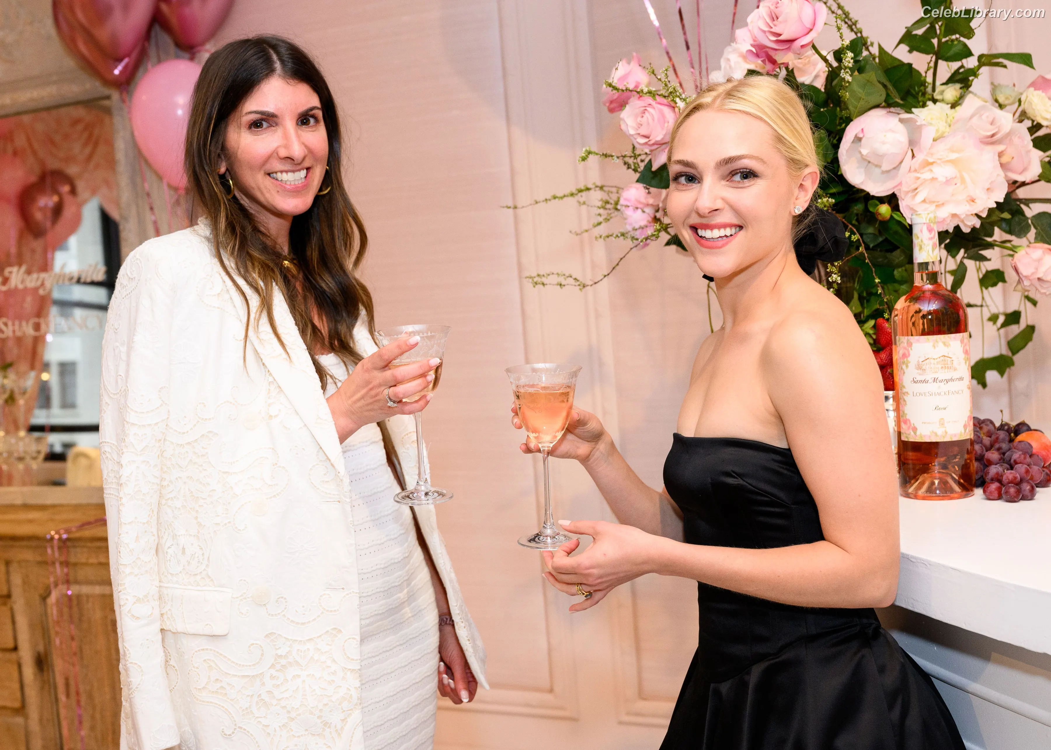 AnnaSophia Robb photo 24 of 765