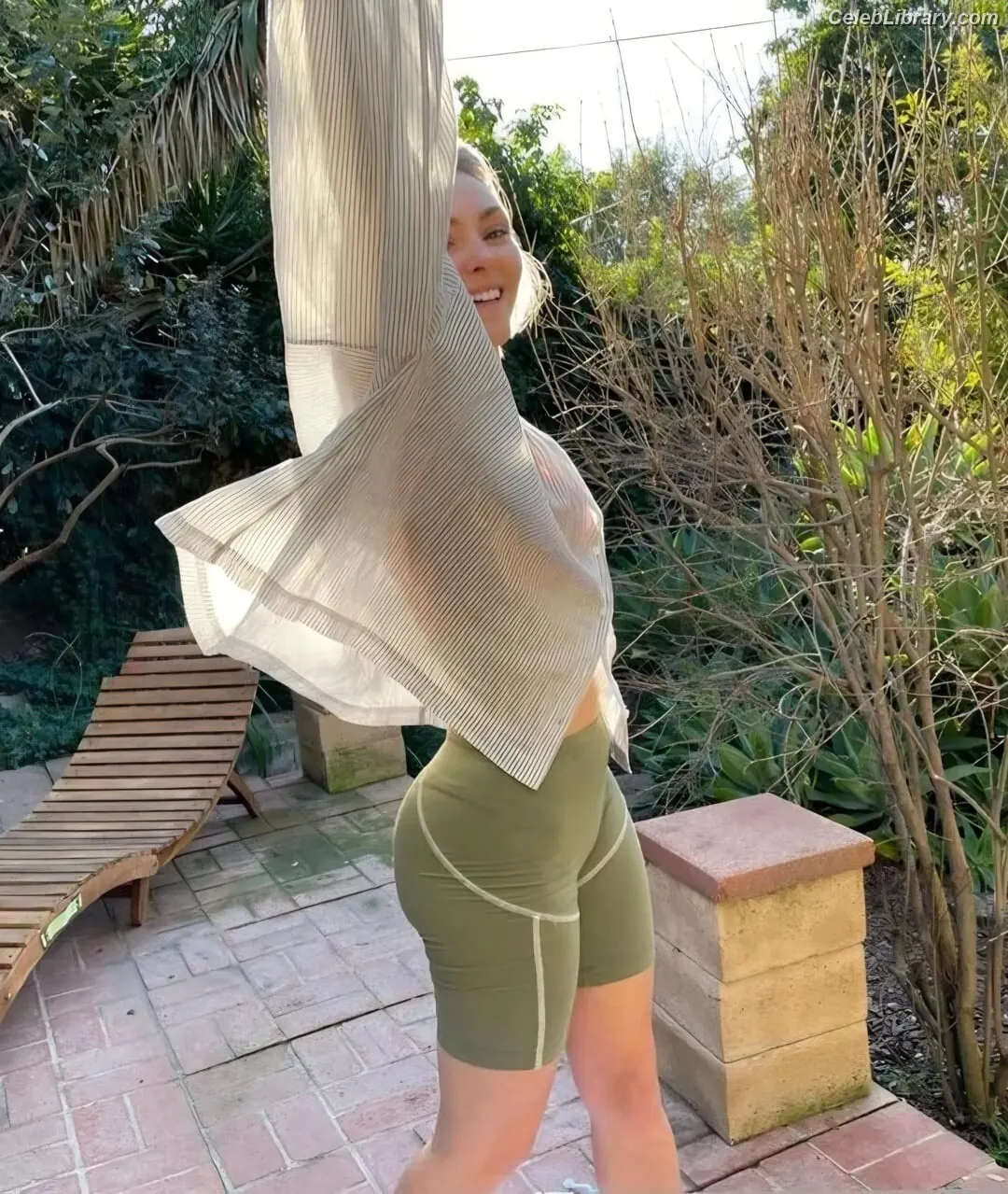 AnnaSophia Robb photo 3 of 765