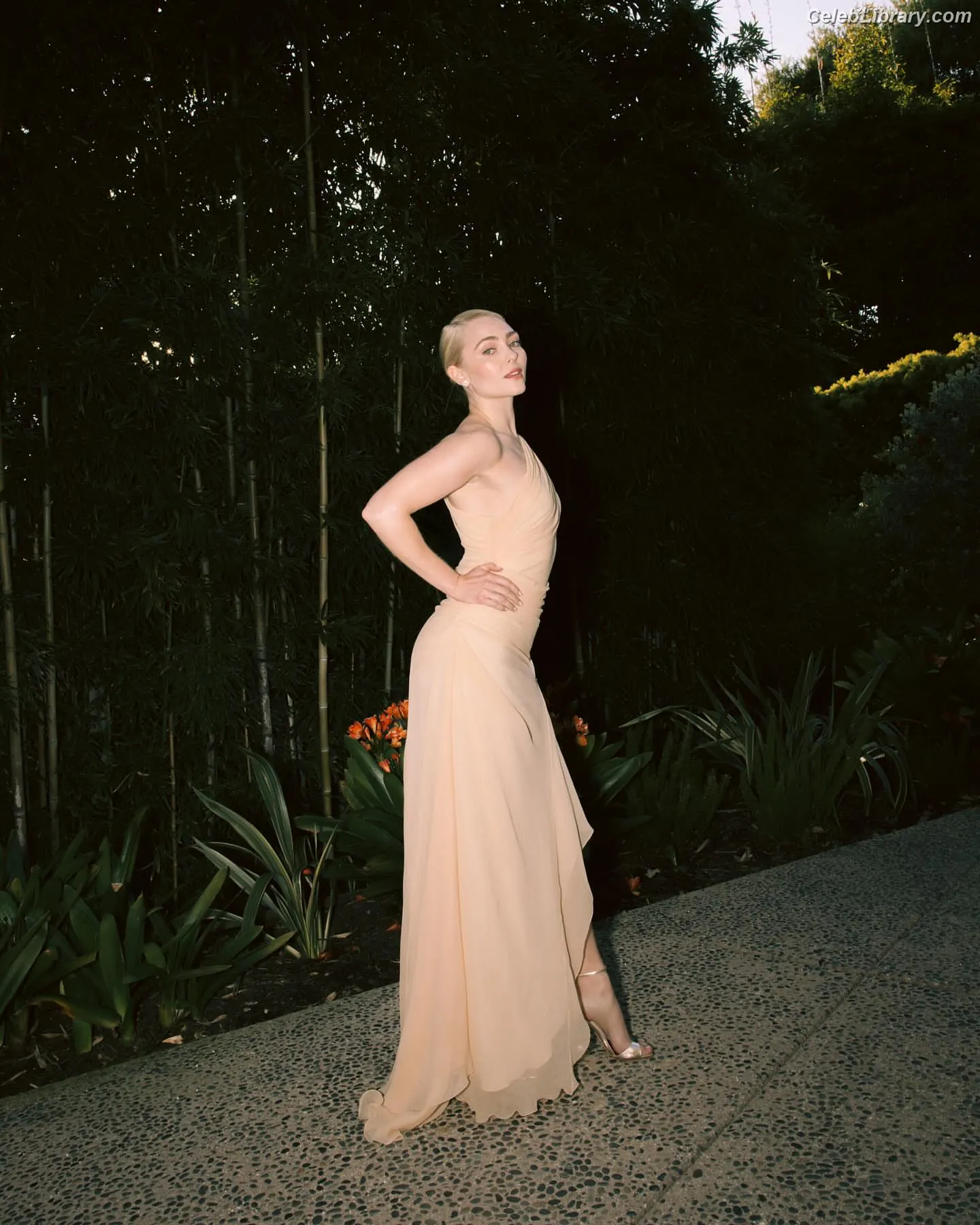 AnnaSophia Robb photo 16 of 765