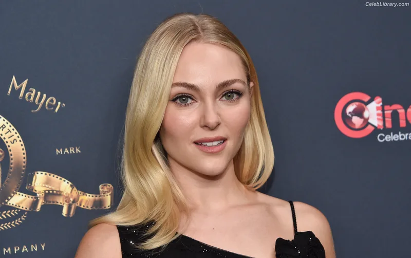 AnnaSophia Robb photo 2 of 766