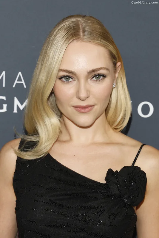 AnnaSophia Robb photo 22 of 766