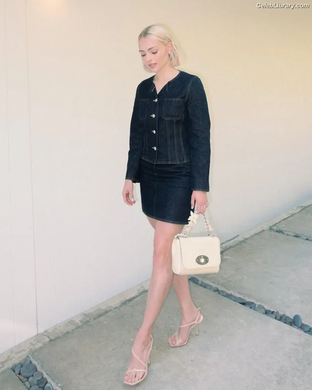 AnnaSophia Robb photo 14 of 766