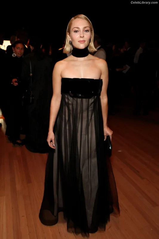 AnnaSophia Robb photo 1 of 766