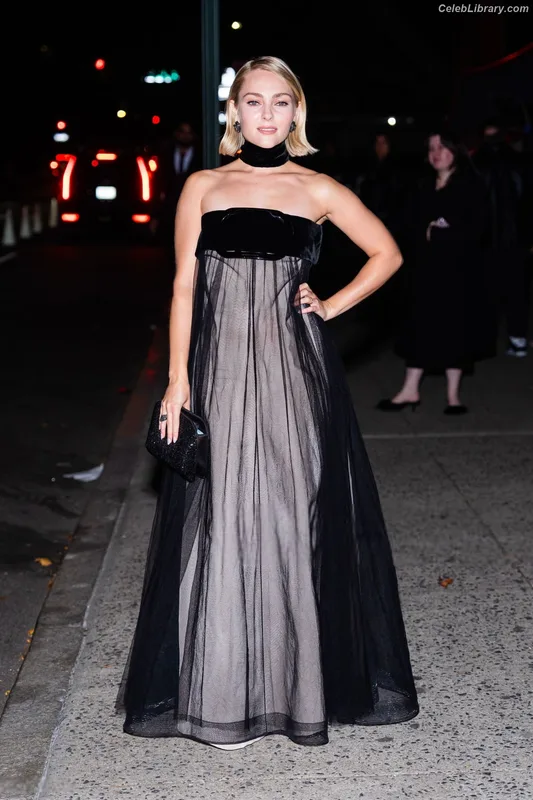 AnnaSophia Robb photo 11 of 766
