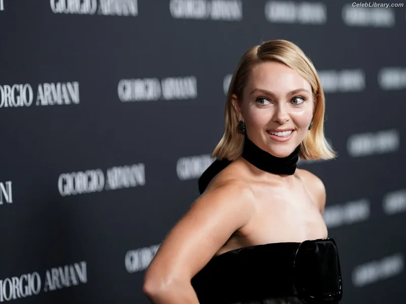 AnnaSophia Robb photo 3 of 766