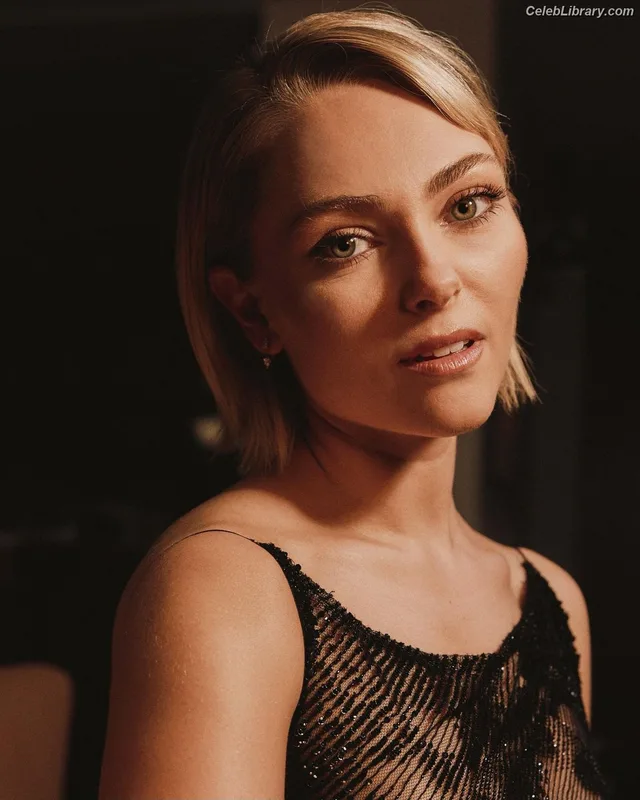 AnnaSophia Robb photo 15 of 766