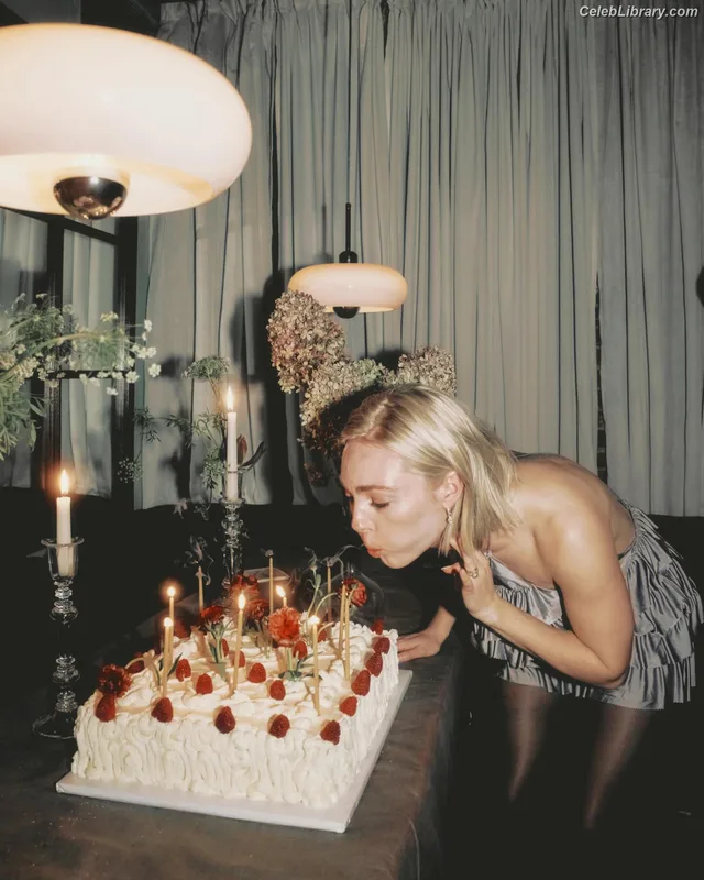 AnnaSophia Robb photo 12 of 766