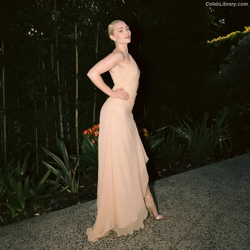 AnnaSophia Robb photo 16 of 766