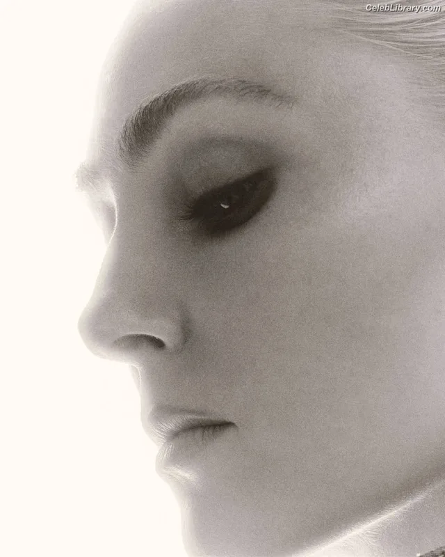 AnnaSophia Robb photo 7 of 766