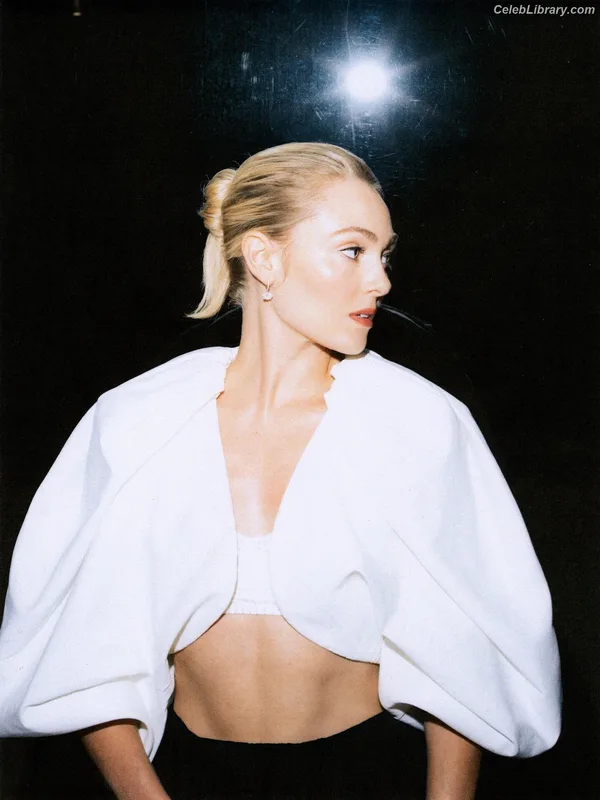 AnnaSophia Robb photo 16 of 766