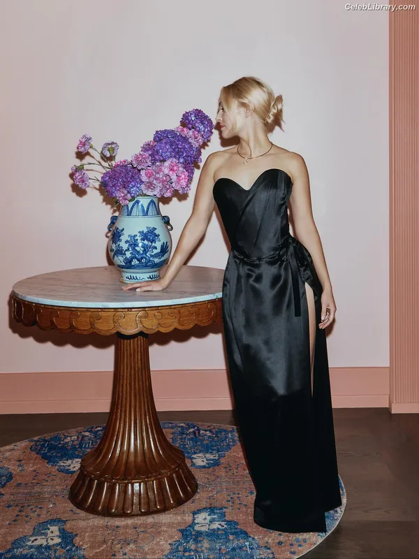 AnnaSophia Robb photo 23 of 766