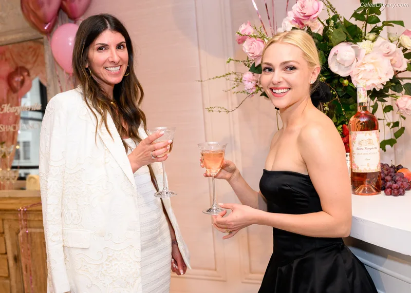 AnnaSophia Robb photo 24 of 766