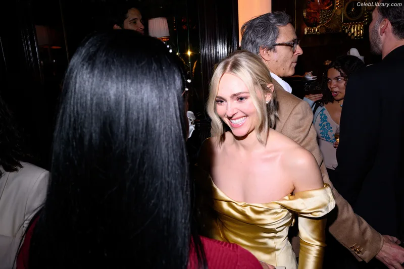 AnnaSophia Robb photo 23 of 766