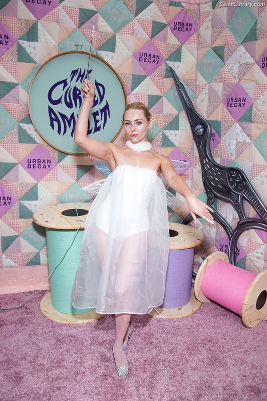 AnnaSophia Robb photo 15 of 766