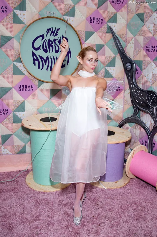 AnnaSophia Robb photo 17 of 766