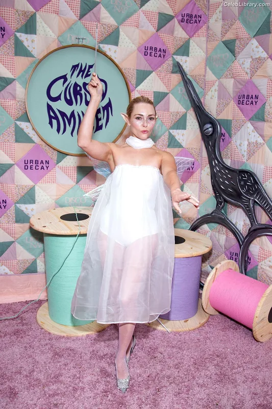 AnnaSophia Robb photo 19 of 766