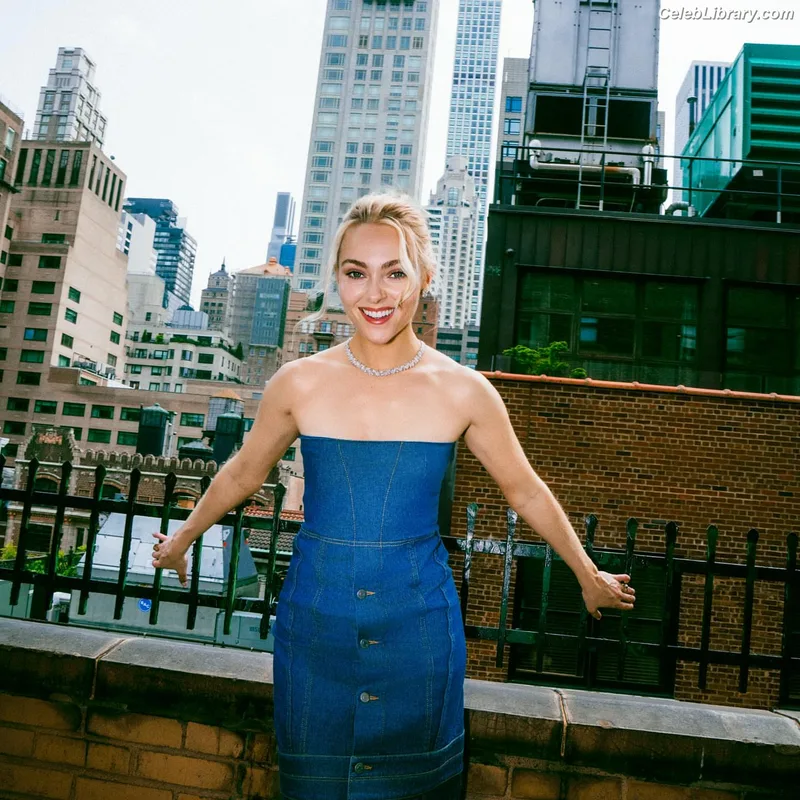 AnnaSophia Robb photo 17 of 766