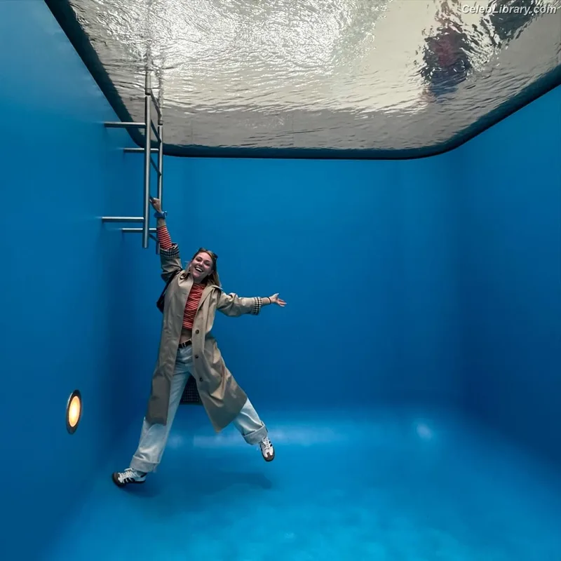 AnnaSophia Robb photo 19 of 766