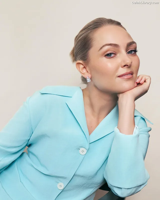 AnnaSophia Robb photo 8 of 766