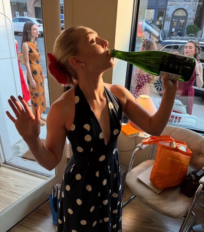 AnnaSophia Robb photo 11 of 766