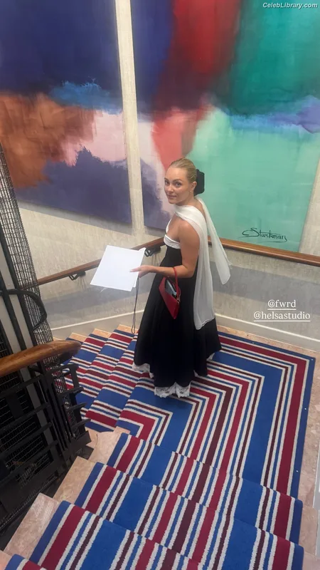 AnnaSophia Robb photo 19 of 766