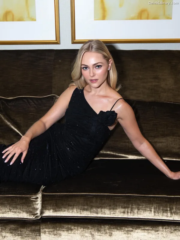 AnnaSophia Robb photo 22 of 766