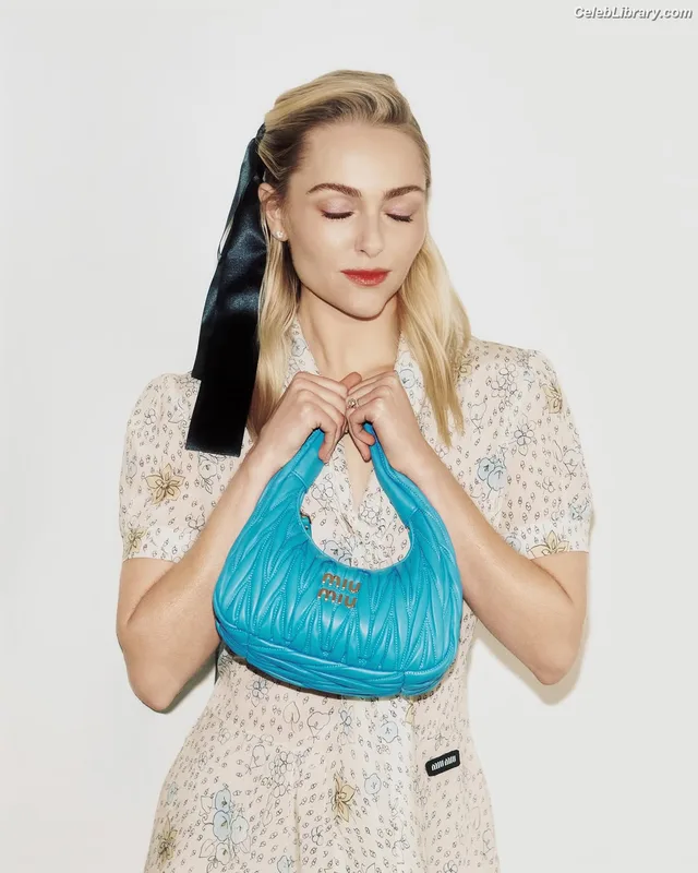 AnnaSophia Robb photo 10 of 766