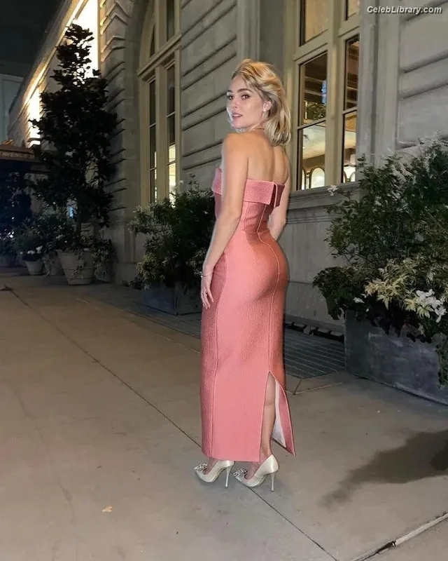 AnnaSophia Robb photo 16 of 766