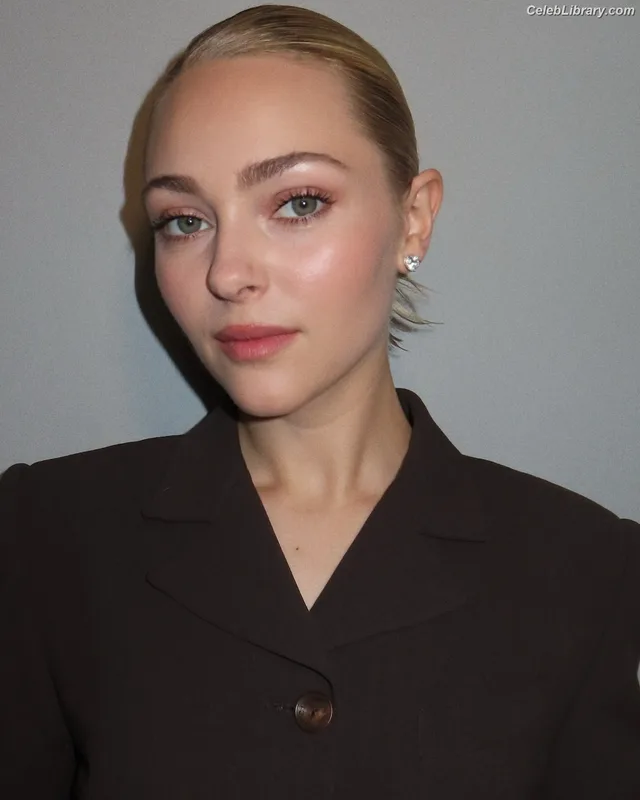 AnnaSophia Robb photo 11 of 766