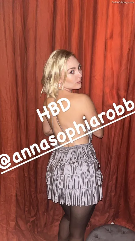 AnnaSophia Robb photo 13 of 766