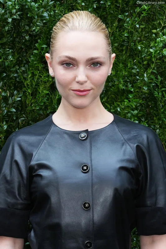 AnnaSophia Robb photo 24 of 766