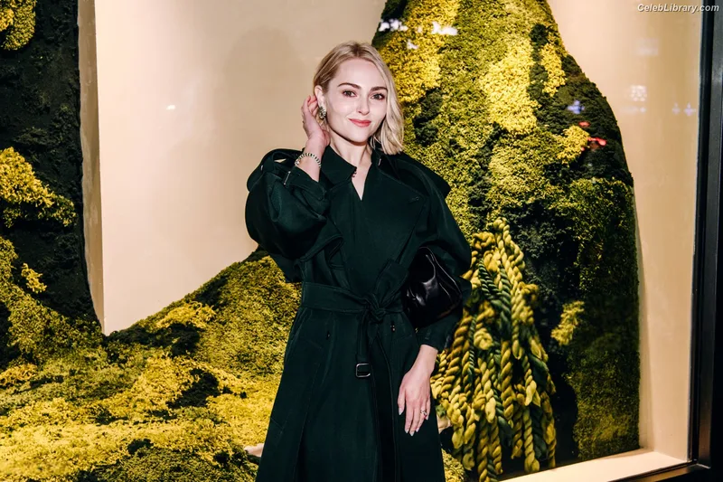 AnnaSophia Robb photo 10 of 766