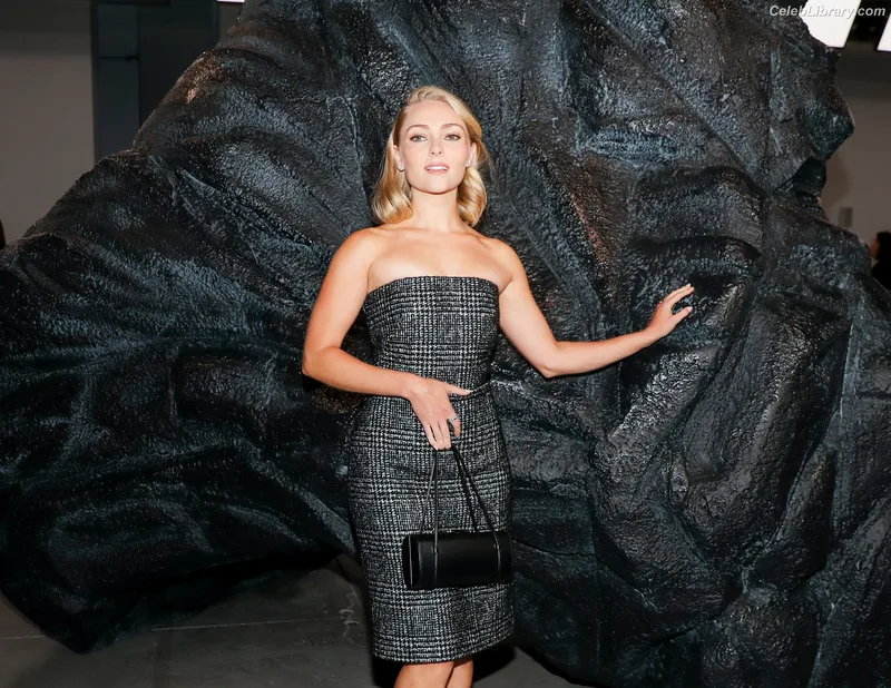 AnnaSophia Robb photo 21 of 766
