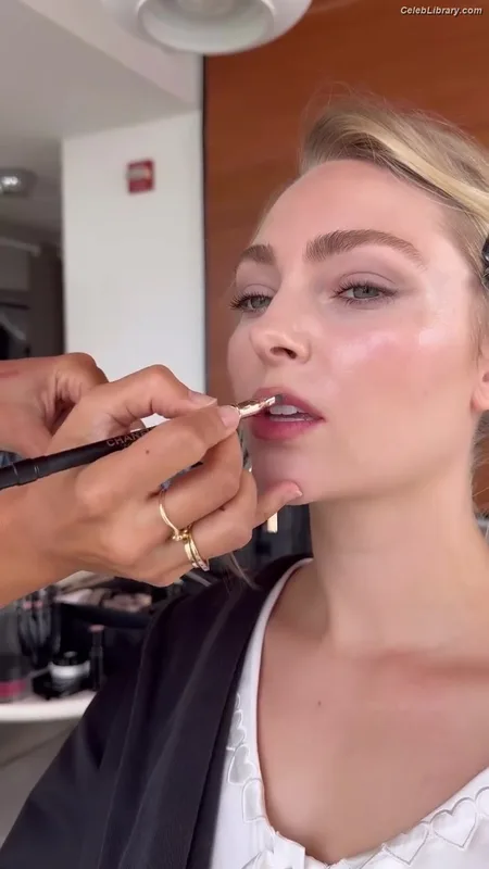 AnnaSophia Robb photo 22 of 766