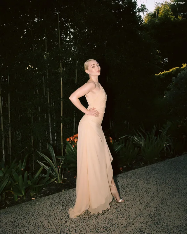 AnnaSophia Robb photo 16 of 766
