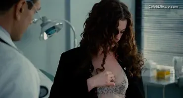 Anne Hathaway photo 22 of 1532