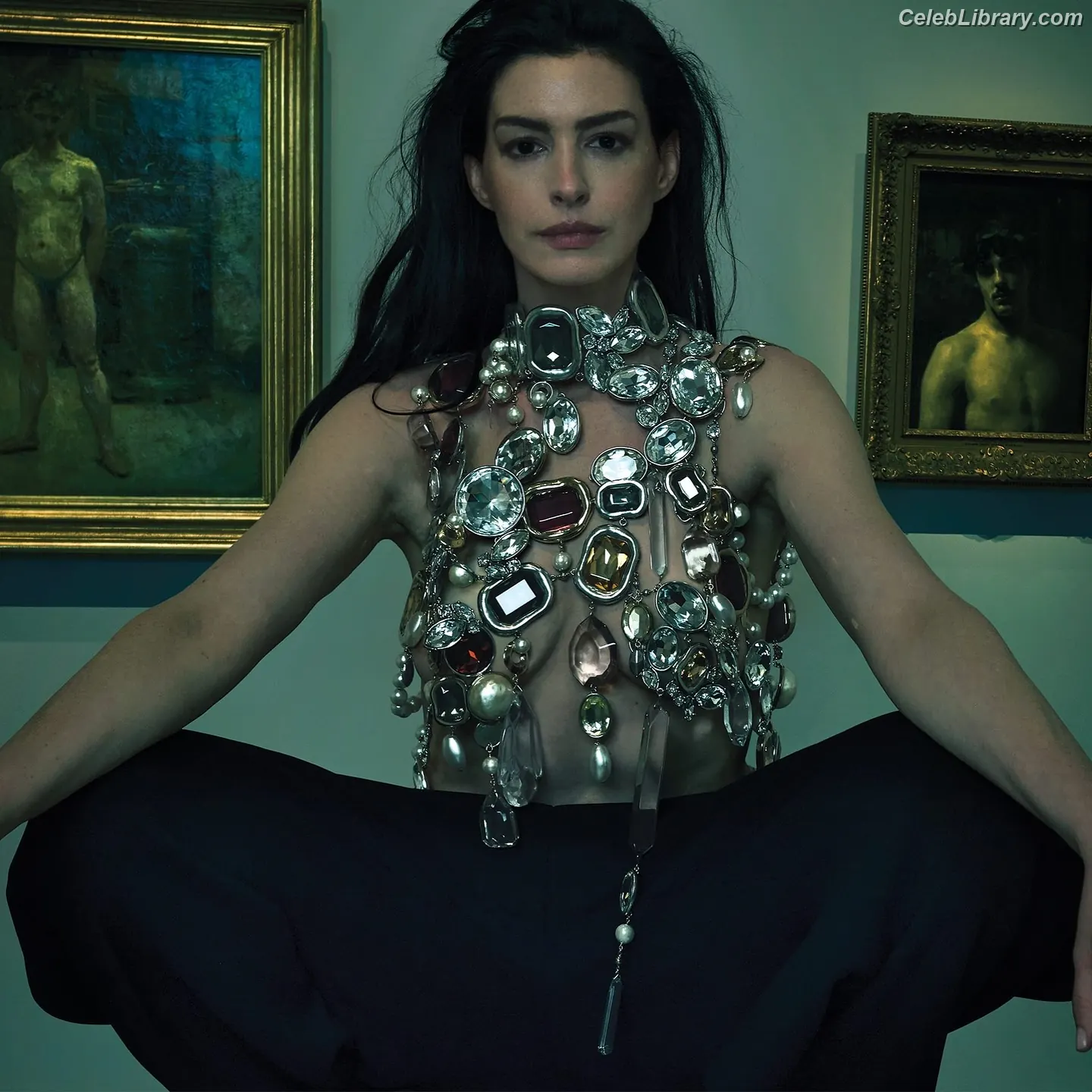 Anne Hathaway photo 14 of 1532