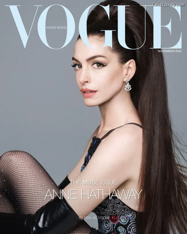 Anne Hathaway photo 11 of 1532