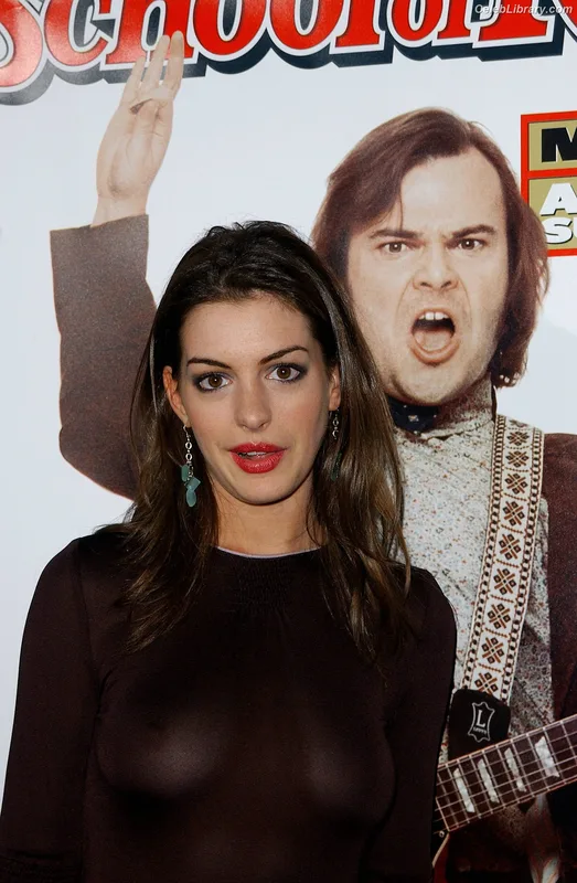 Anne Hathaway photo 17 of 1533