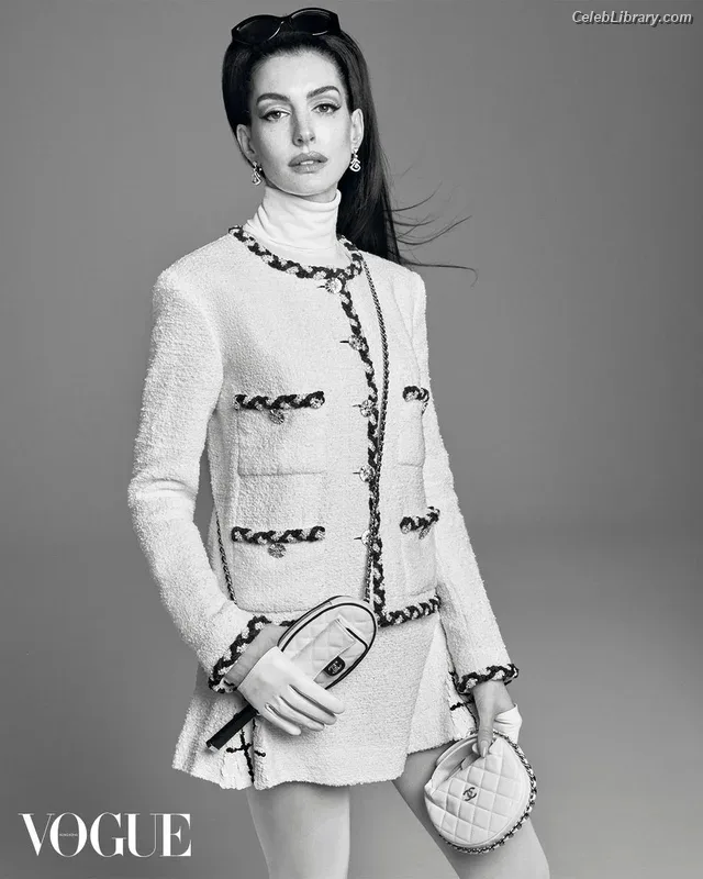 Anne Hathaway photo 14 of 1533