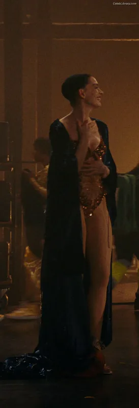 Anne Hathaway photo 12 of 1533