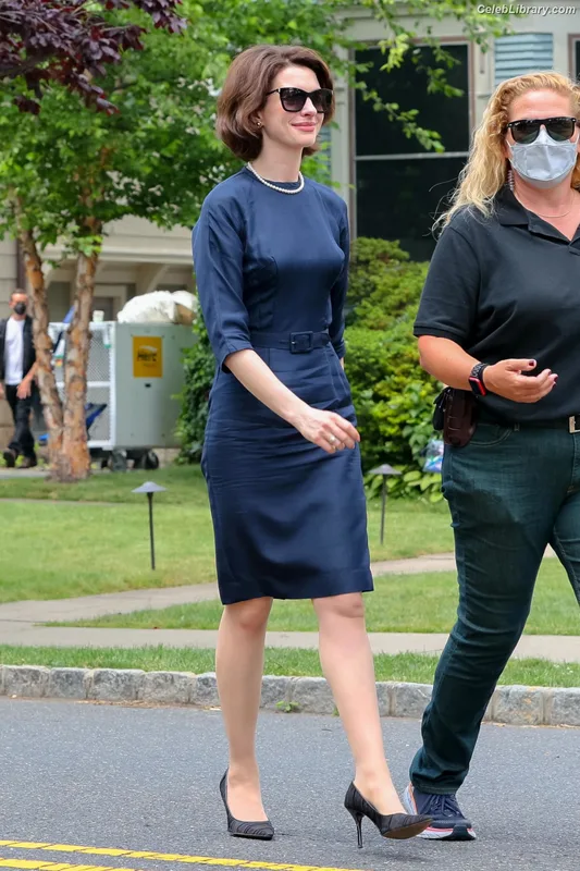 Anne Hathaway photo 15 of 1533