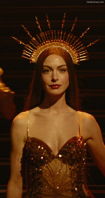 Anne Hathaway photo 21 of 1533