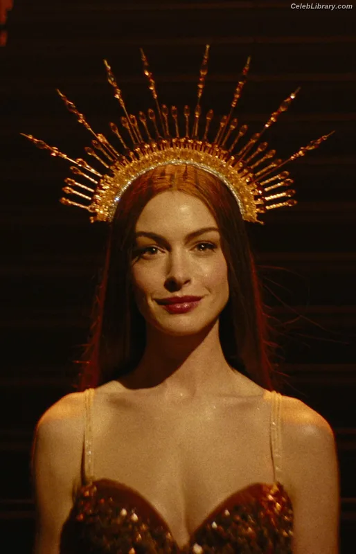 Anne Hathaway photo 1 of 1533
