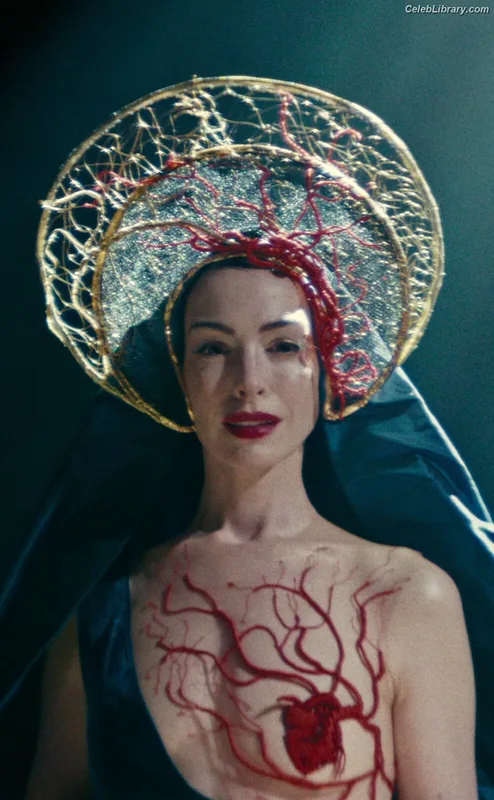 Anne Hathaway photo 20 of 1533